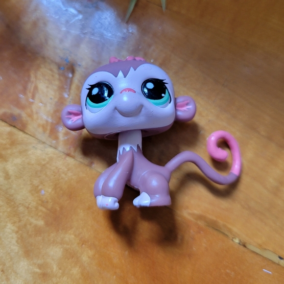 Littlest Pet Shop LPS #2469 Monkey Brown Pink Green Eyes 2007 - Picture 8 of 12
